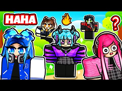 We&#039;re TINY TOYS in Roblox MM2!