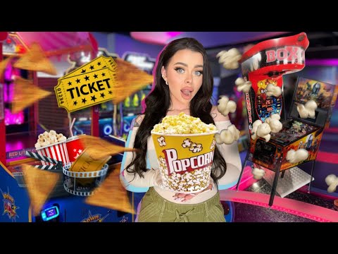 Je transforme ma maison en cinéma géant !! + salle de jeux d’arcades 😱 choquée !!!