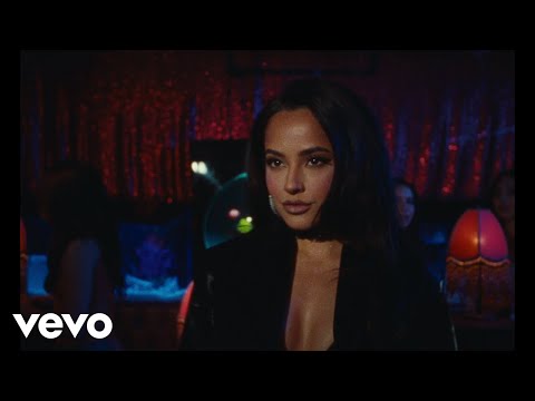 Becky G, Gabito Ballesteros - LA NENA (Official Video)