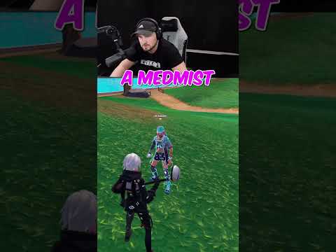 Sarah Tries To 1v1 The Last Guy...