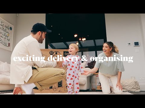 Exciting Delivery, Snow &amp; Organising Ottie&#039;s Wardrobe | ad