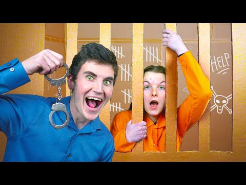 J&#039;ai ENFERMÉ Ma Copine Dans Une PRISON EN CARTON