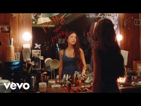 Olivia Rodrigo - pretty isn&#039;t pretty (Official Live Performance) | Vevo